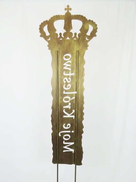 Metalowy szyld ogrodowy z napisem "Moje królestwo" w kolorze złotej rdzy