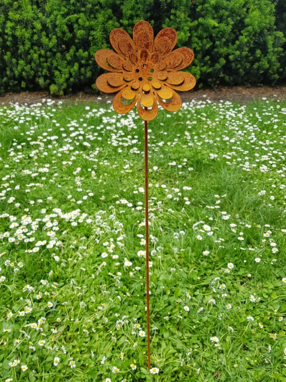 Metalowy kwiat 3D na pręcie - słonecznik, naturalna rdza