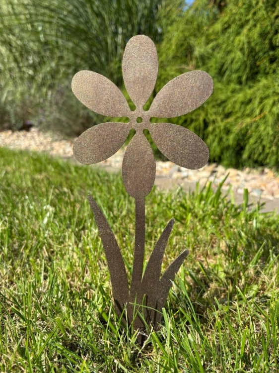 Kwiat z metalu dekoracja ogrodowa