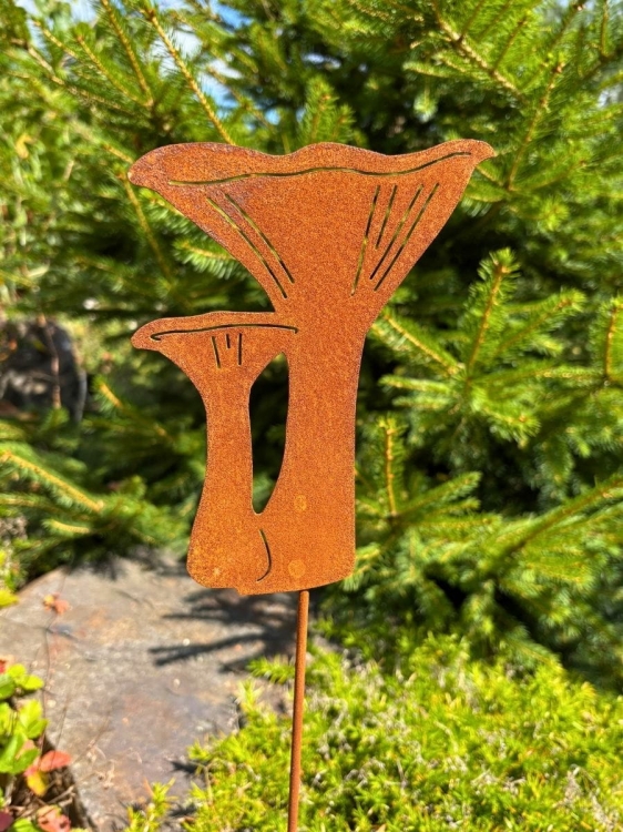 grzyb rdzawa dekoracja ogrodowa