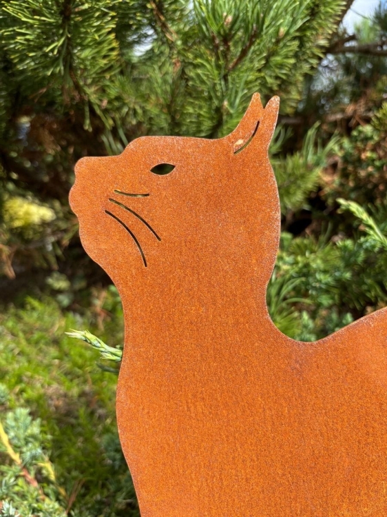 Kot z metalu do ogrodu rdza