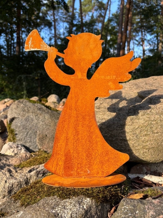 Aniołek metalowa figurka rdzawa