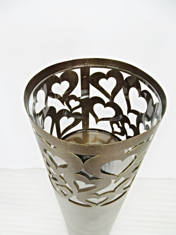 Metalowa kolumna ozdobna Walenty w kolorze złotej rdzy - wyjątkowa dekoracja podświetlająca