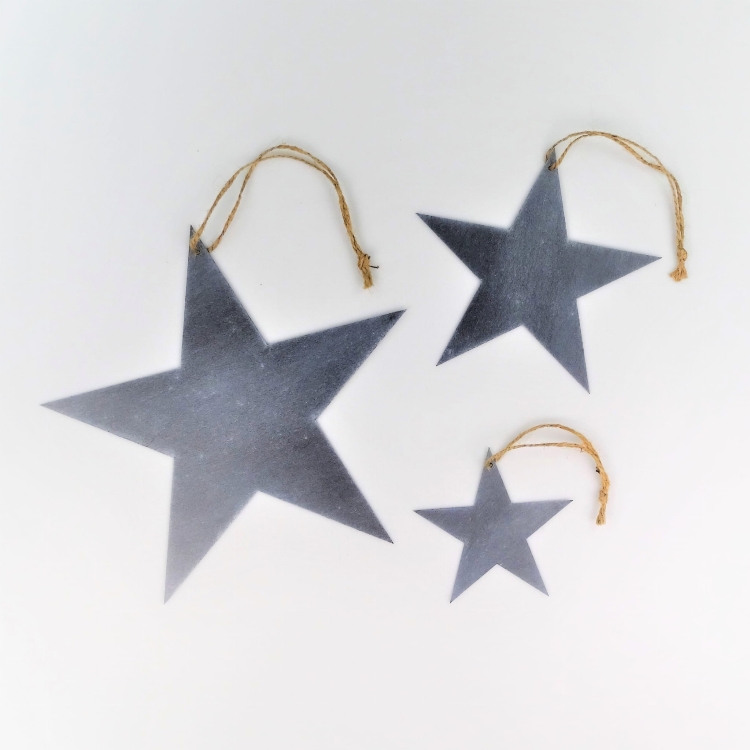 Metalowa Gwiazda do zawieszenia o barwie antracytowej - zimowa biżuteria ogrodowa