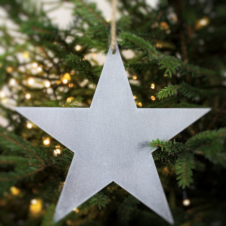 Metalowa Gwiazda do zawieszenia o barwie antracytowej - zimowa biżuteria ogrodowa