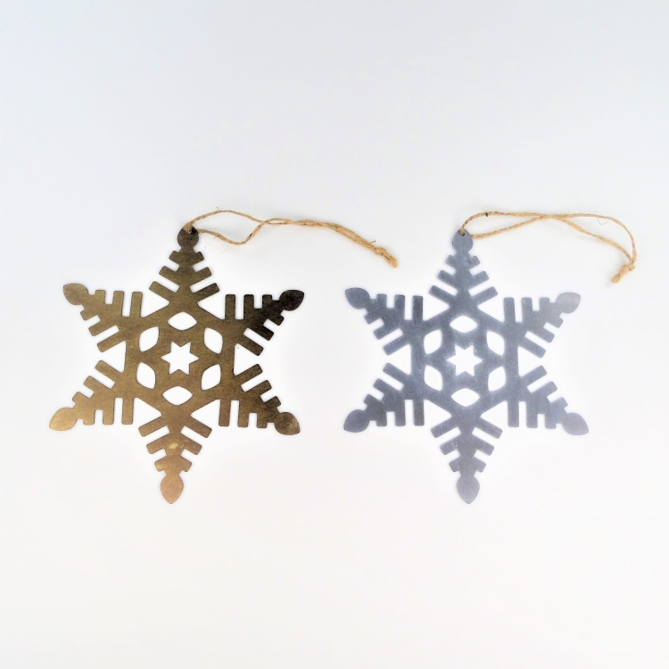 Metalowa Śnieżynka Blanka do zawieszenia w kolorze antracytowym - zimowa biżuteria ogrodowa