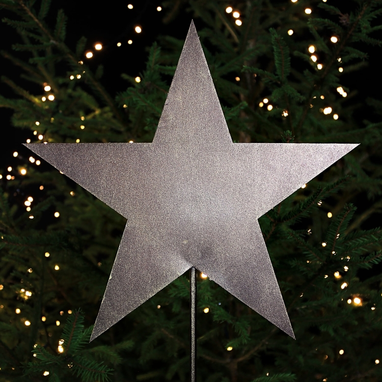 Metalowy Gwiazdka na pręcie o barwie złotej rdzy - zimowa biżuteria ogrodowa