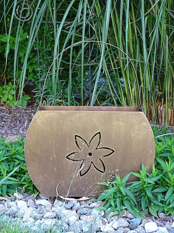 Metalowa doniczka Torebka w kolorze złotej rdzy - wyjątkowa dekoracja do obsadzenia