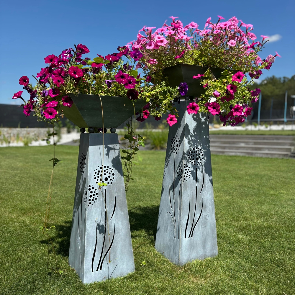 Dekoracyjny podest z misą do obsadzenia - metalowy lampion ogrodowy