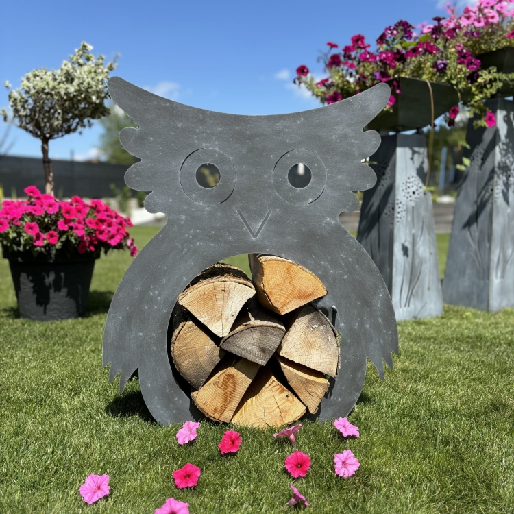 Nowoczesny stojak na drewno kominkowe Sowa w kolorze antracytowym -Wyjątkowa dekoracja metalowa - regał na drzewo opałowe do ogrodu