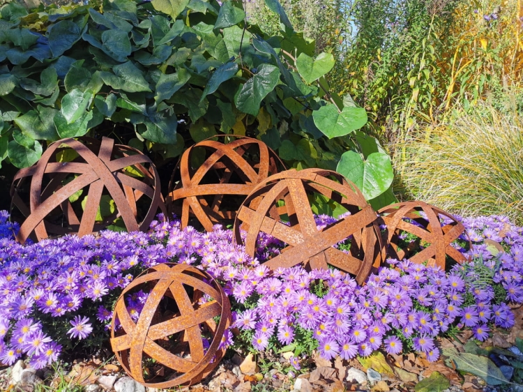 inspiracje do ogrodu ogrodowe kule