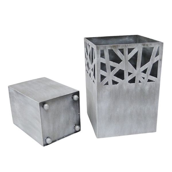 Ozdobna osłonka na doniczkę z metalu 